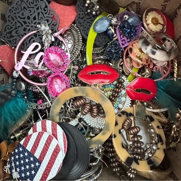 5 lb Craft Earring Lot Some Wearable Mixed Bulk For Upcycle Harvest Repurpose - Picture 2 of 12